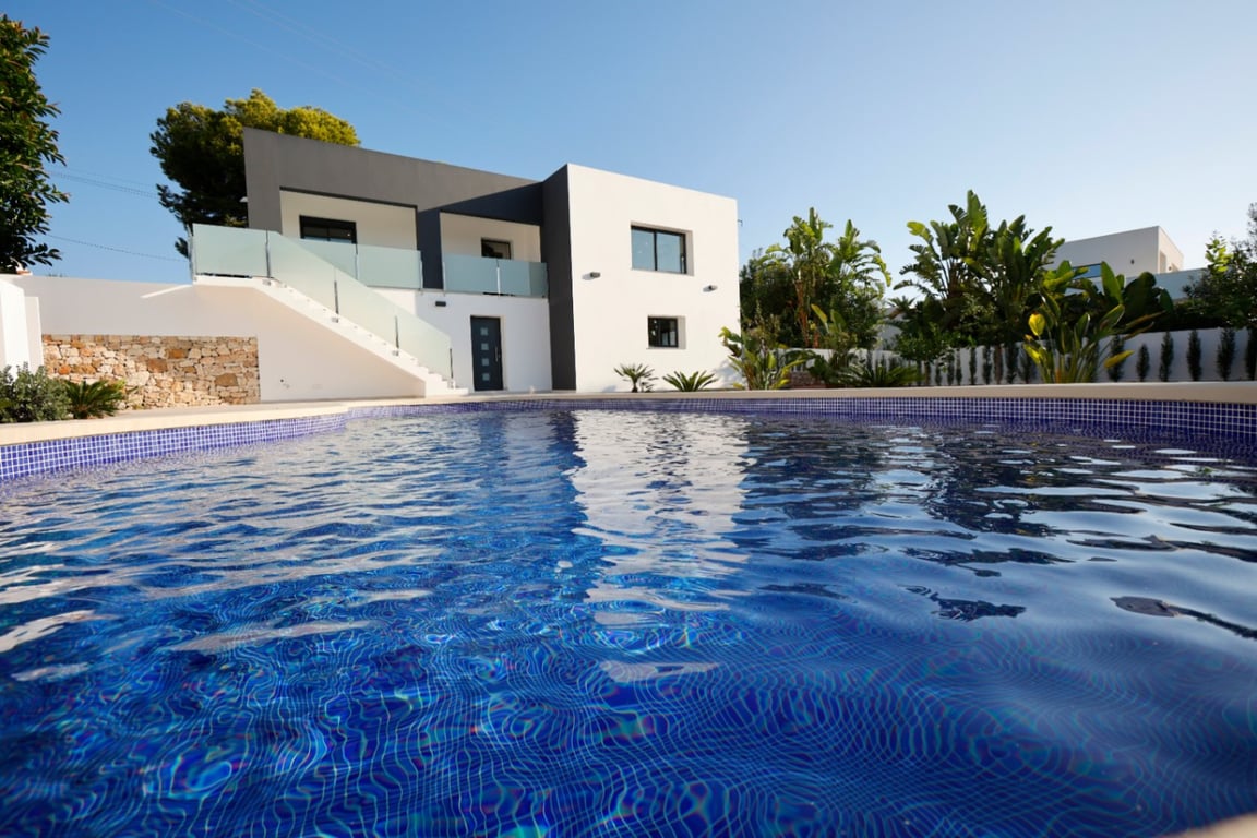 Villa de nueva construcción en venta en Los Pinos, Calpe - 2