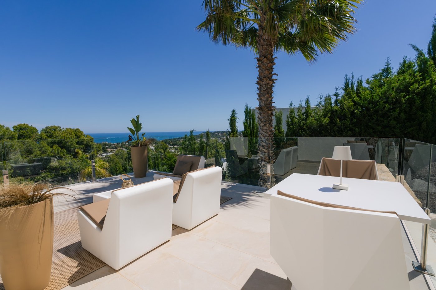 Villa exclusiva y moderna en Jávea con vistas al mar