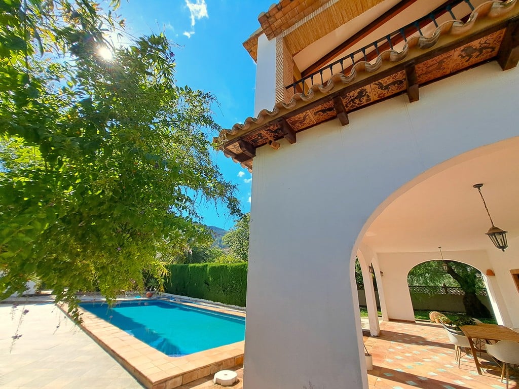 Villa familiar con piscina en venta en Orba - 6