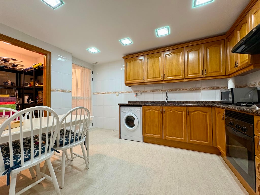 Property #RH20434 - 9