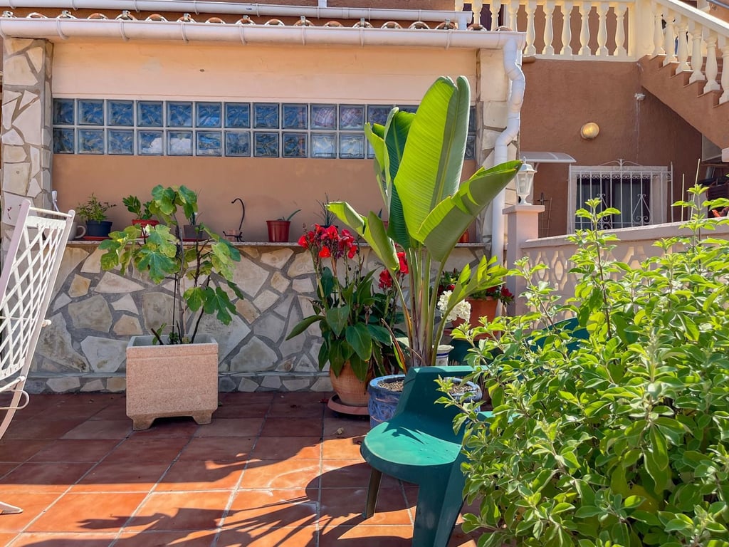 Casa a la venta en Dénia con licencia activa de restaurante en Las Marinas, a 500 m del mar, km - 12