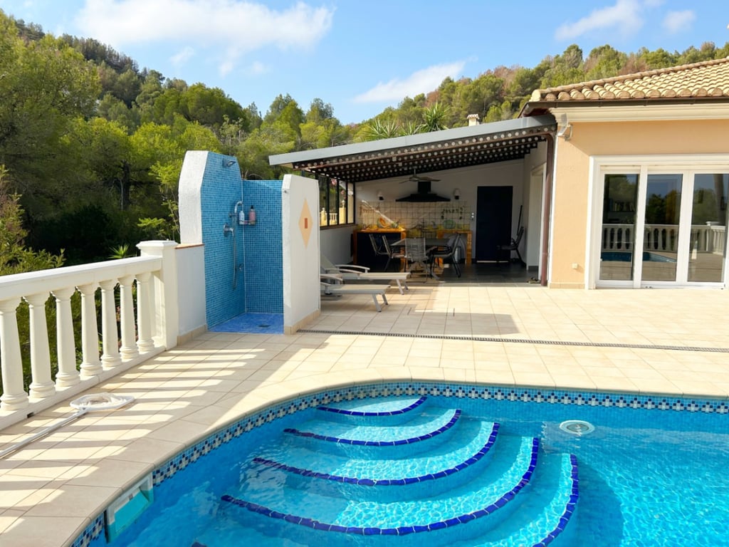 Vila a la venda en pego - 2