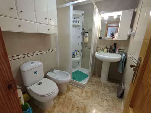 Penthouse met 3 slaapkamers, solarium en frontaal zeezicht aan de boulevard van Torrevieja — foto 25