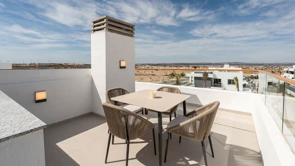 Gelijkvloerse nieuwbouwbungalow met 2 slaapkamers in Torrevieja