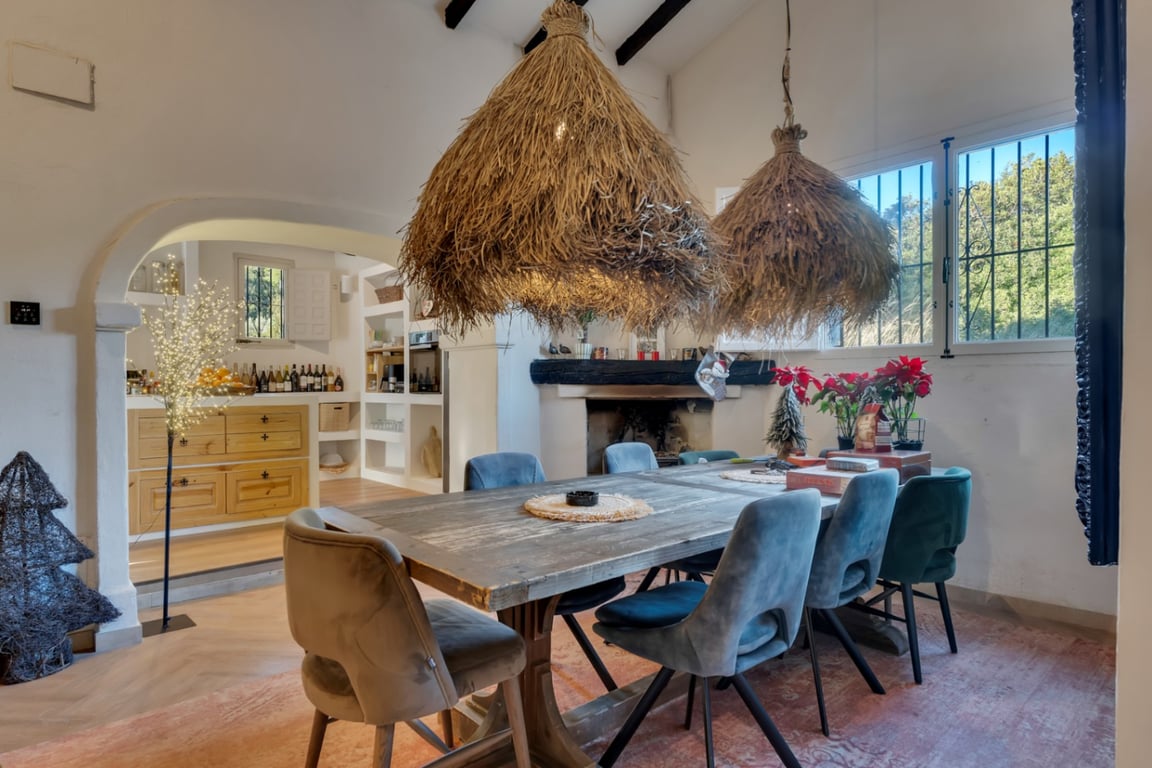 Exclusiva finca completamente reformada con gran parcela de 11.367 m2 - 12