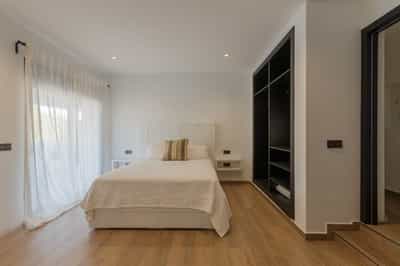 Property R4266382