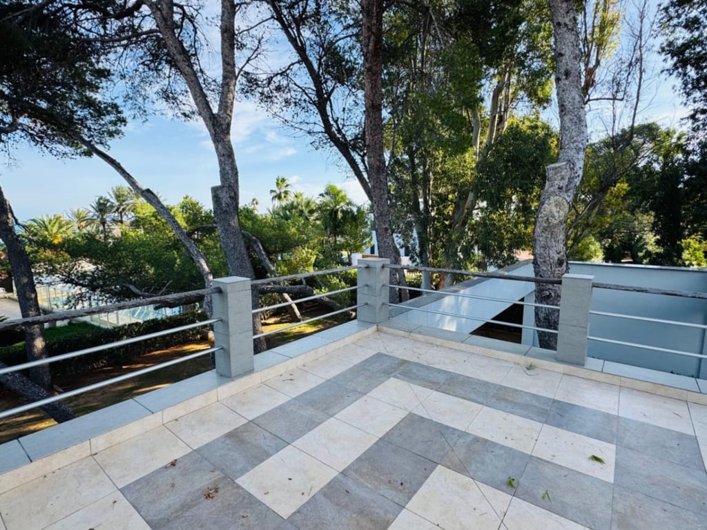 Dénia. Las Rotas. Villa grande con 2885 m2 parcela cerca del mar en venta - 4