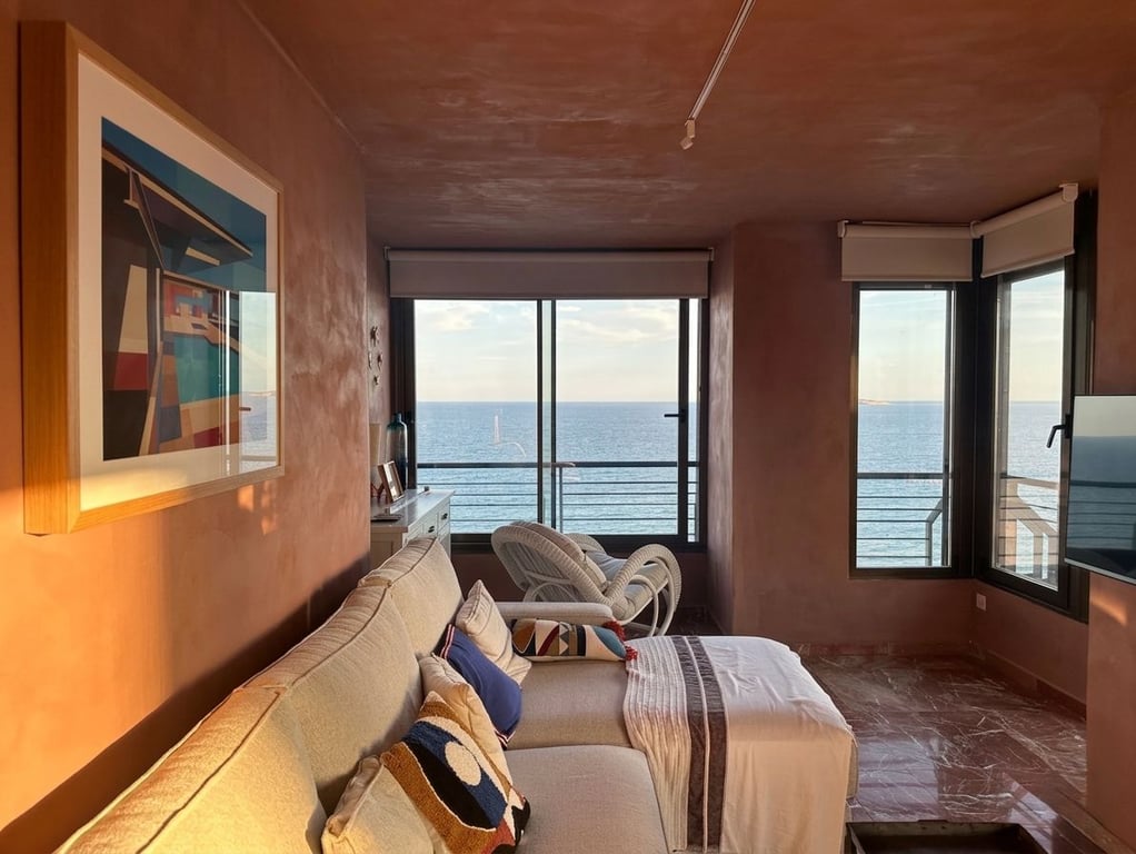 Refugi Exclusiu sobre el Mediterrani: 7ª Planta en Primera Línia de Levant - 10