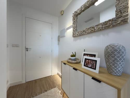 Gerenoveerd eerstelijns appartement met zeezicht in Torrevieja — foto 4