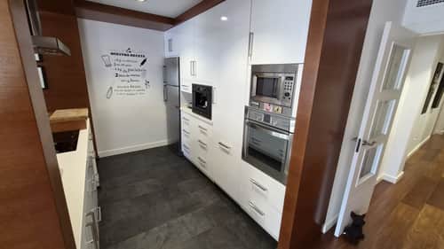 Luxueus gerenoveerd appartement met 4 slaapkamers en garage in het centrum van Torrevieja — foto 3