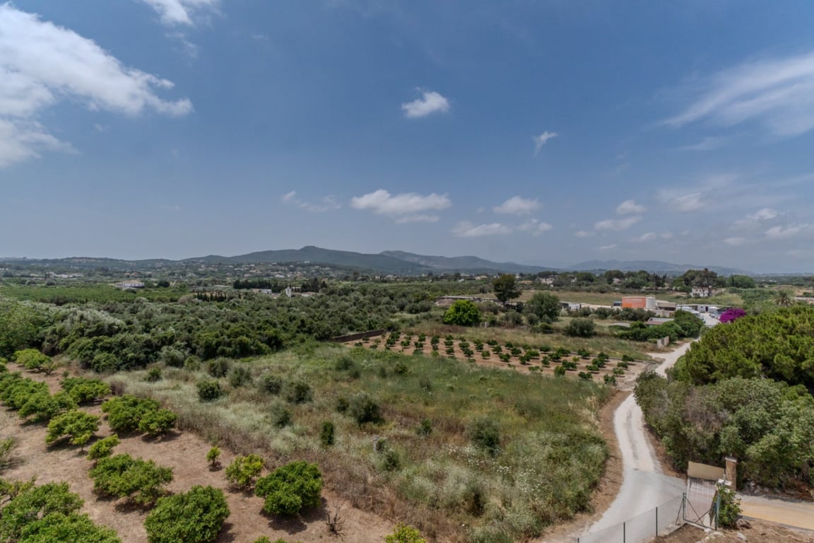Villa con vistas abiertas en zona tranquila próxima al centro del pueblo de Jávea - 42