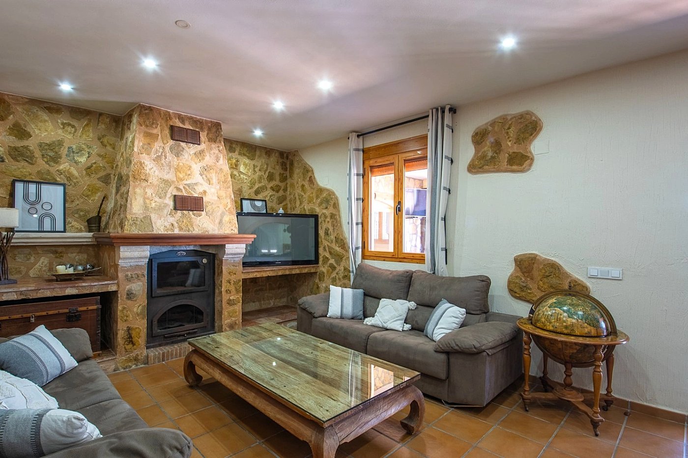 Finca in Canor, Benissa — 7-bed country home with private pool (EUR 970,000)