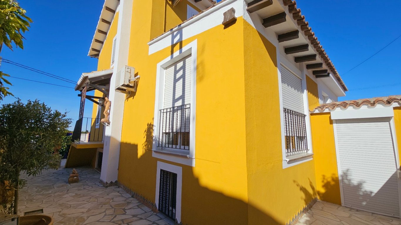 Casa aparellada a prop de la Platja de Santa Ana - Deveses - 3