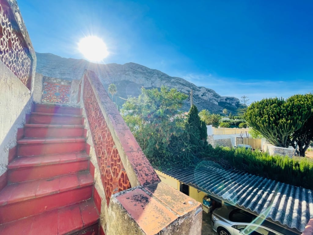 Denia. Chalet en buena área para reformar en venta - 35