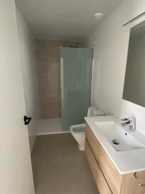 Nieuwbouwvilla met privézwembad op 700 meter van het strand in Los Alcázares — foto 22