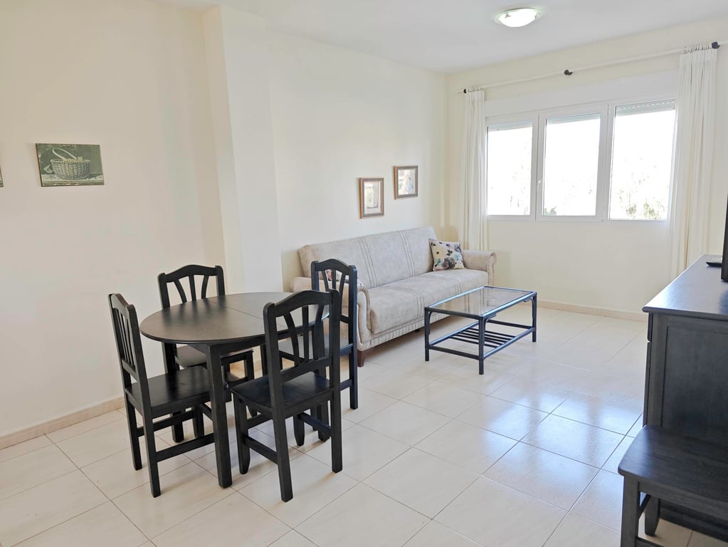 Apartamento 2 dormitorios con piscina al lado del mar, zona Las Brisas - 15