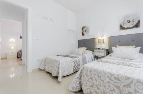 Nieuwbouwvilla met 4 slaapkamers en privézwembad in San Miguel de Salinas — foto 13