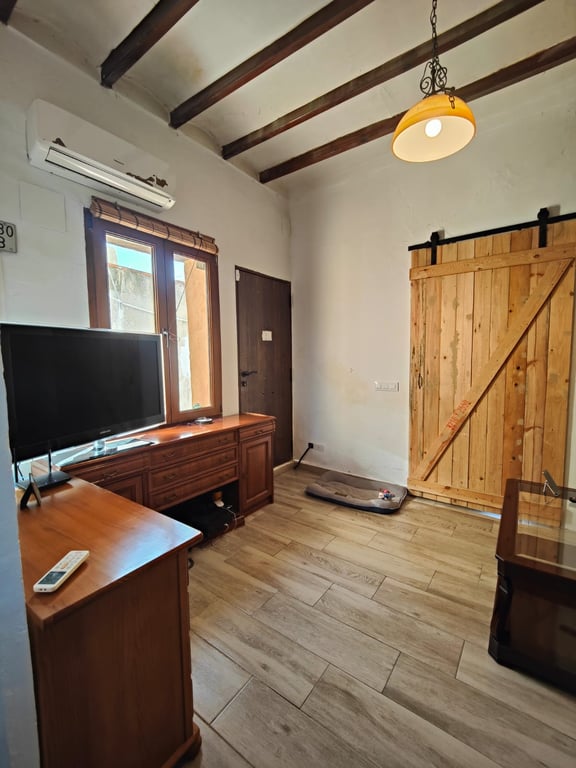 Parcela de 12.137 m2 con casa rústica habitable y bonitas vistas al mar y al Peñón de Ifach  - Benissa - 9