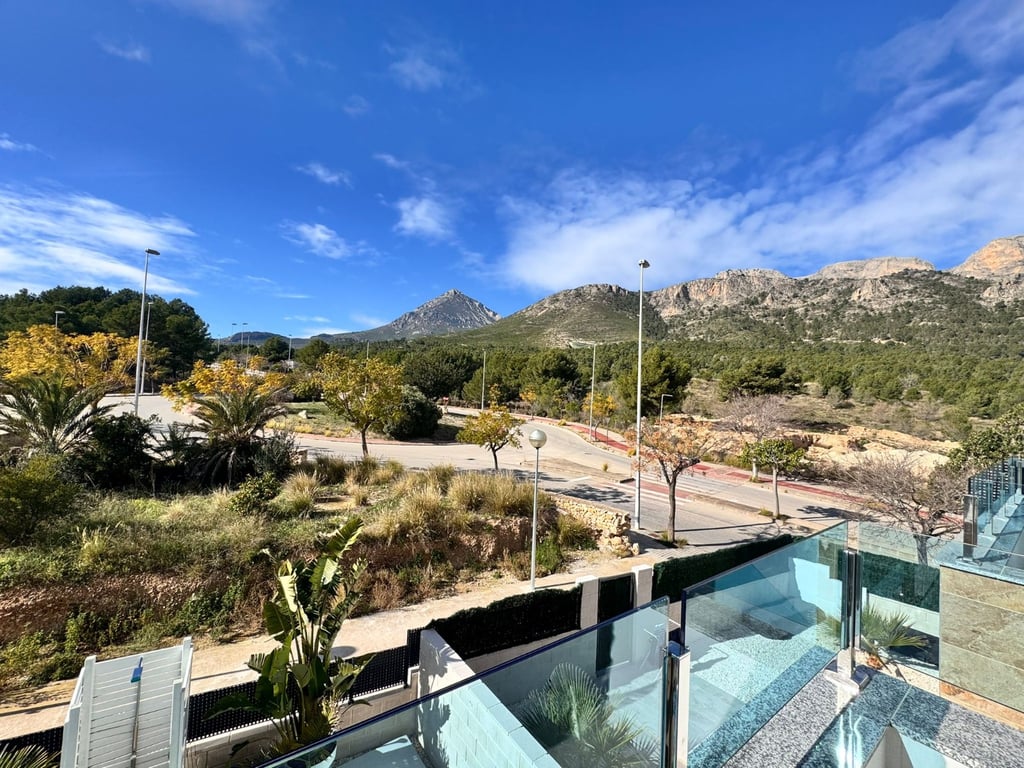 Property #RH21141 - 21