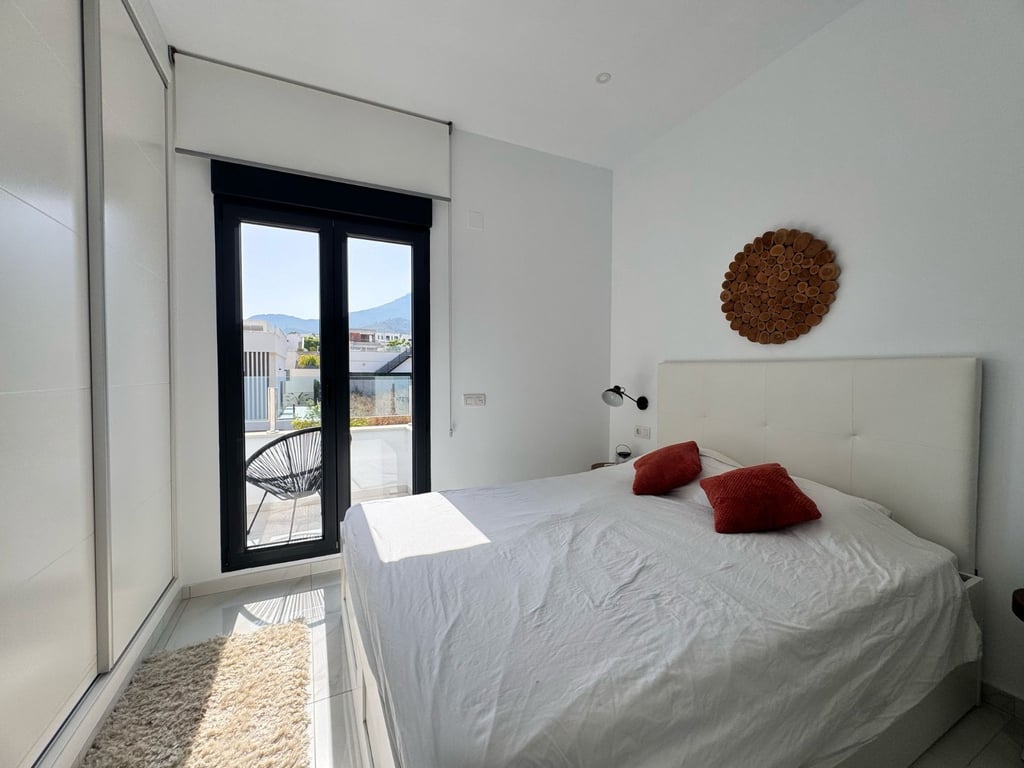 Property #RH20377 - 15