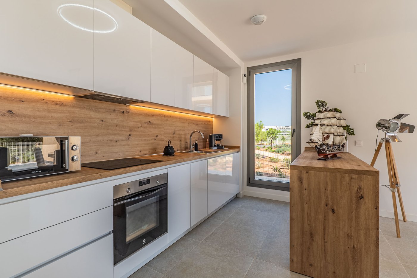 Apartamento planta baja nuevo con jardín privado — 3 dormitorios