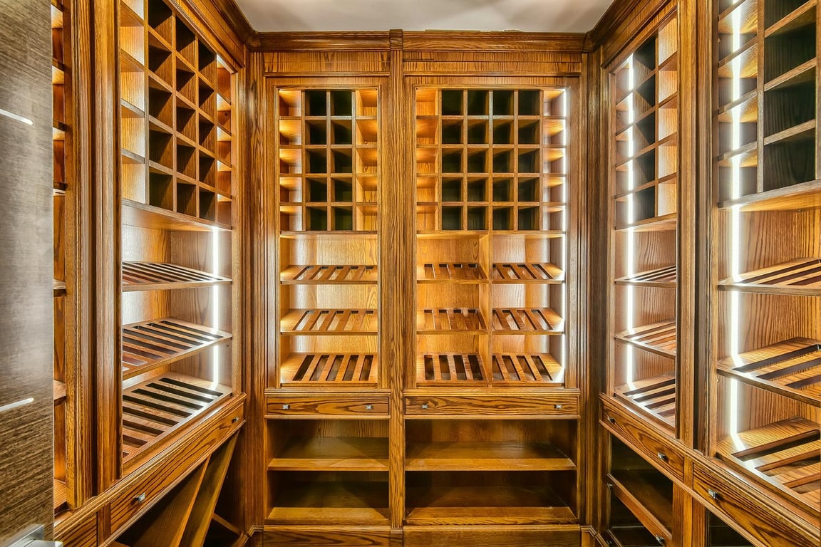 Property #RH20590 - 37