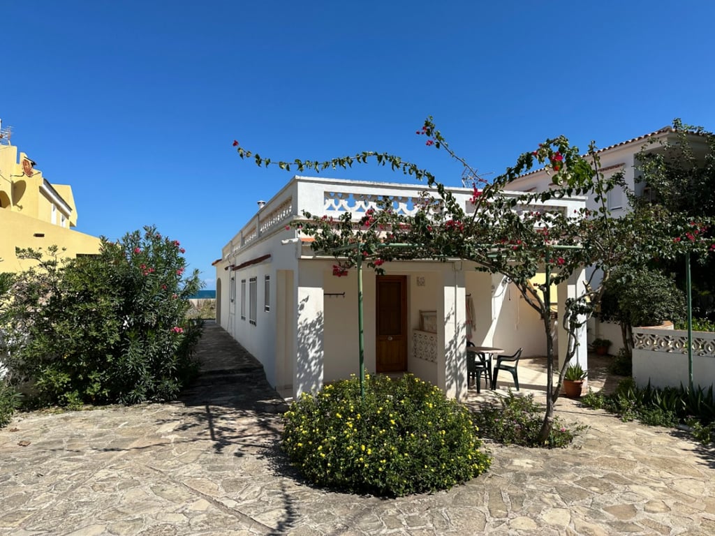 Xalet amb 2 vivendes en 1a línia de platja a Denia - 34