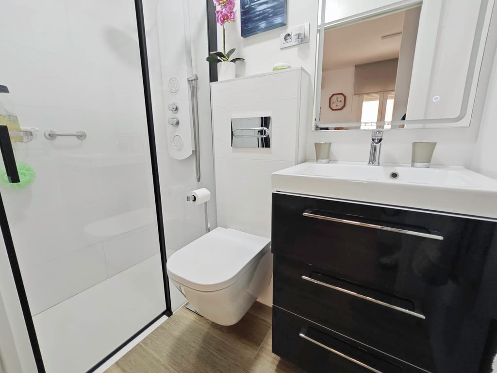 Villa de 4 dormitorios en Las Marinas, en la zona de Las Brisas - 9