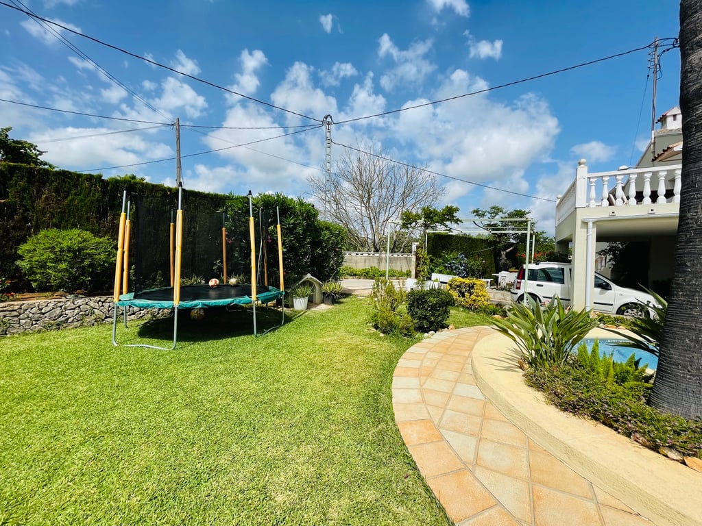 Pedreguer. Casa de campo amplio con piscina en venta - 61