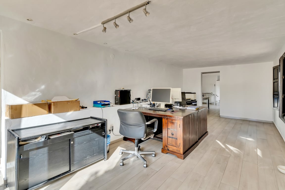 Property #RH21266 - 27