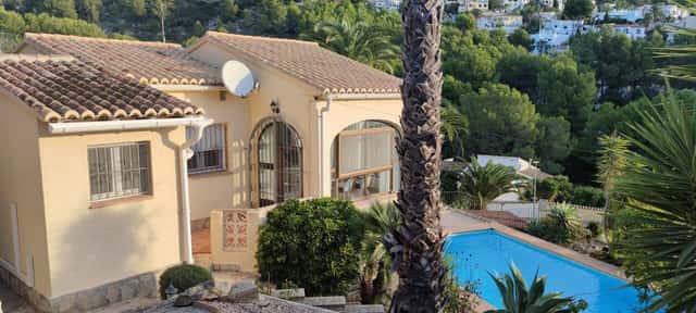 Villa met zwembad in Benissa, 3 slk, 181m²