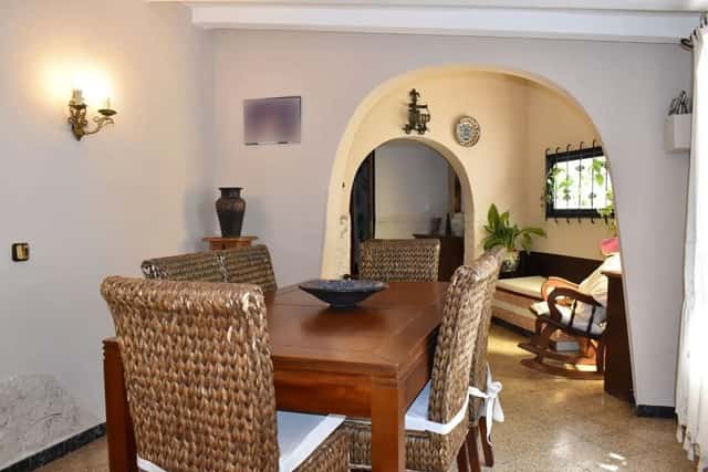 Villa con terraza en Albir, 3 dorm., 120m²