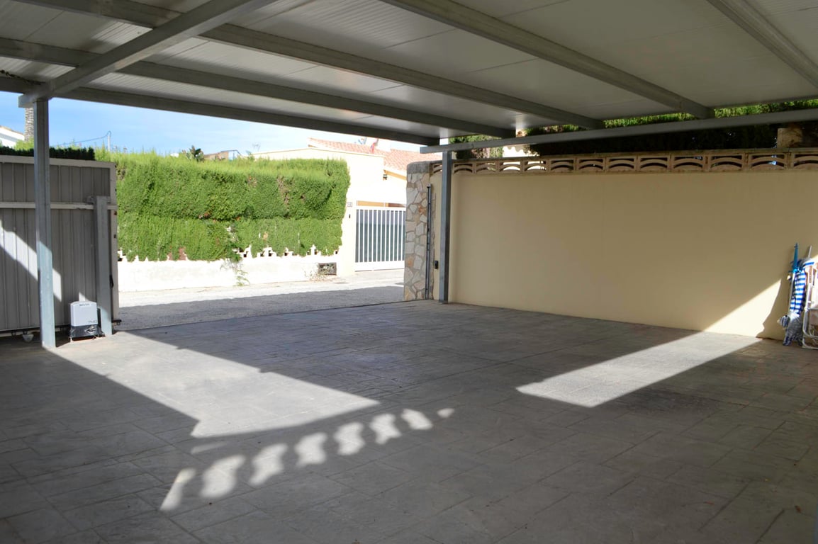 Villa de 4 dormitorios en Las Marinas, en la zona de Las Brisas - 41