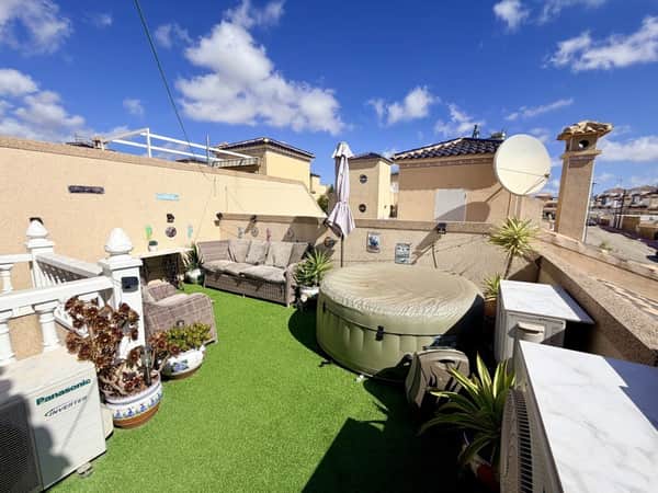 Rijwoning met 3 slaapkamers in Orihuela Costa