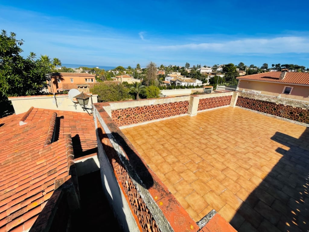 Denia. Chalet en buena área para reformar en venta - 41