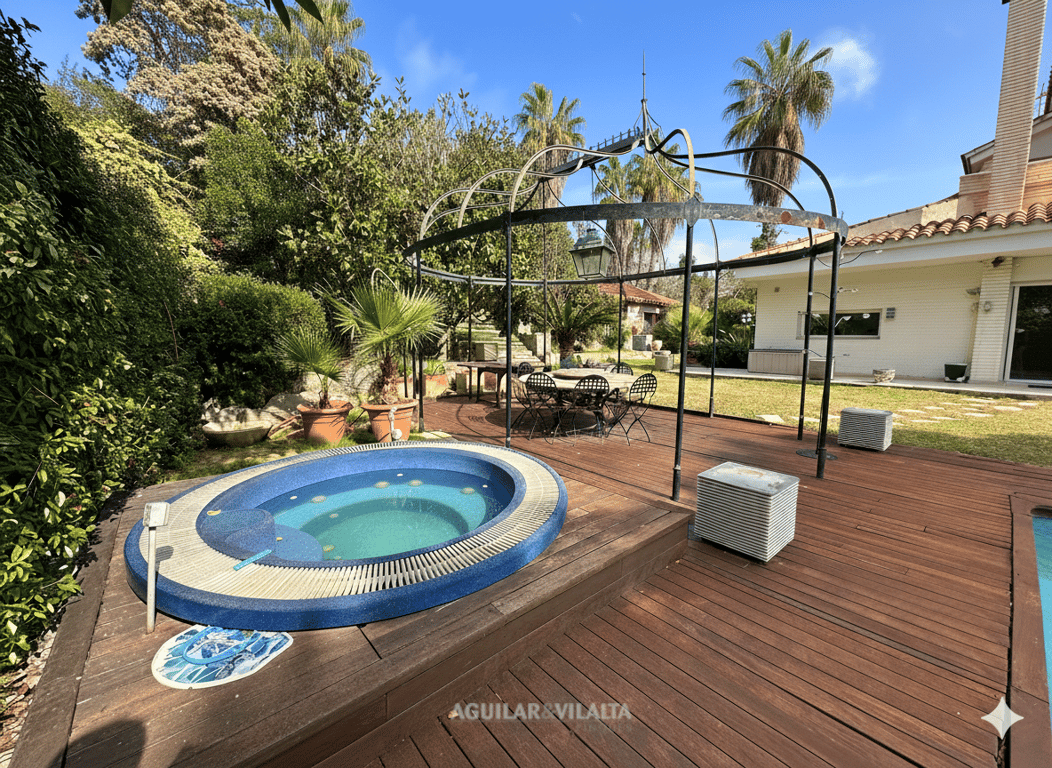 Exclusive villa in Can Teixidó with sea views - 30
