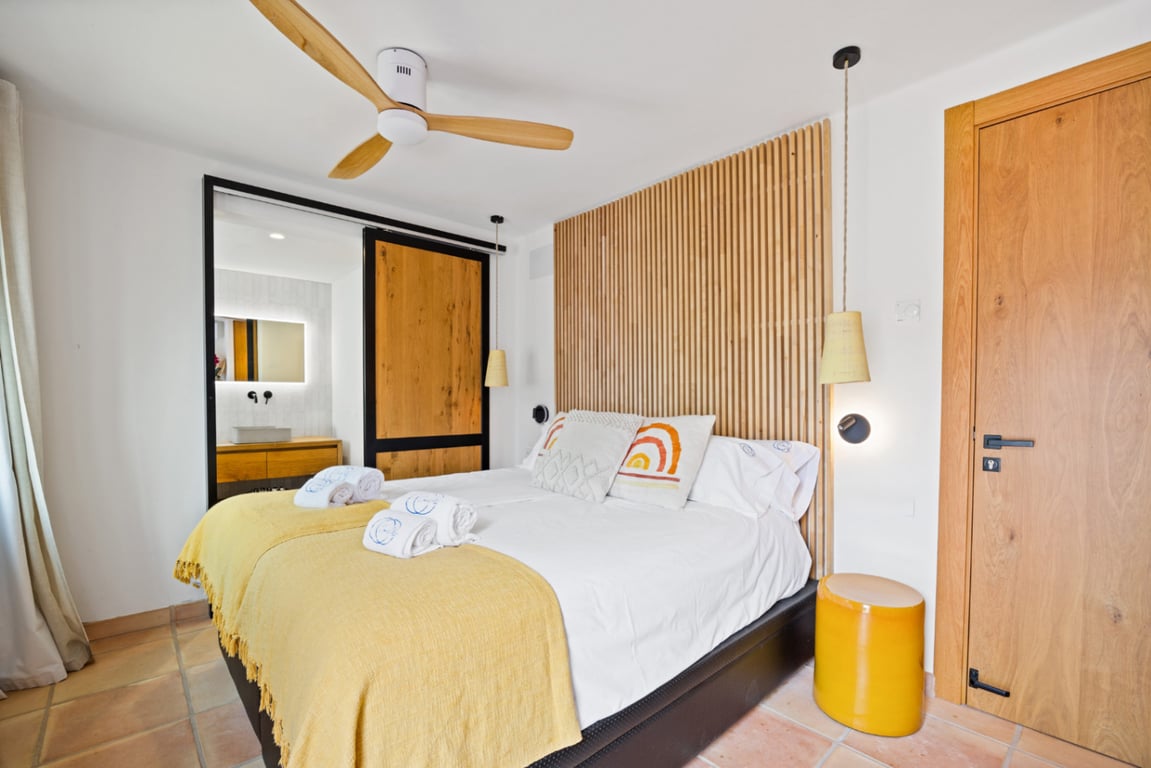 Villa reformada en la zona del montgo con casa independiente para invitados - 17