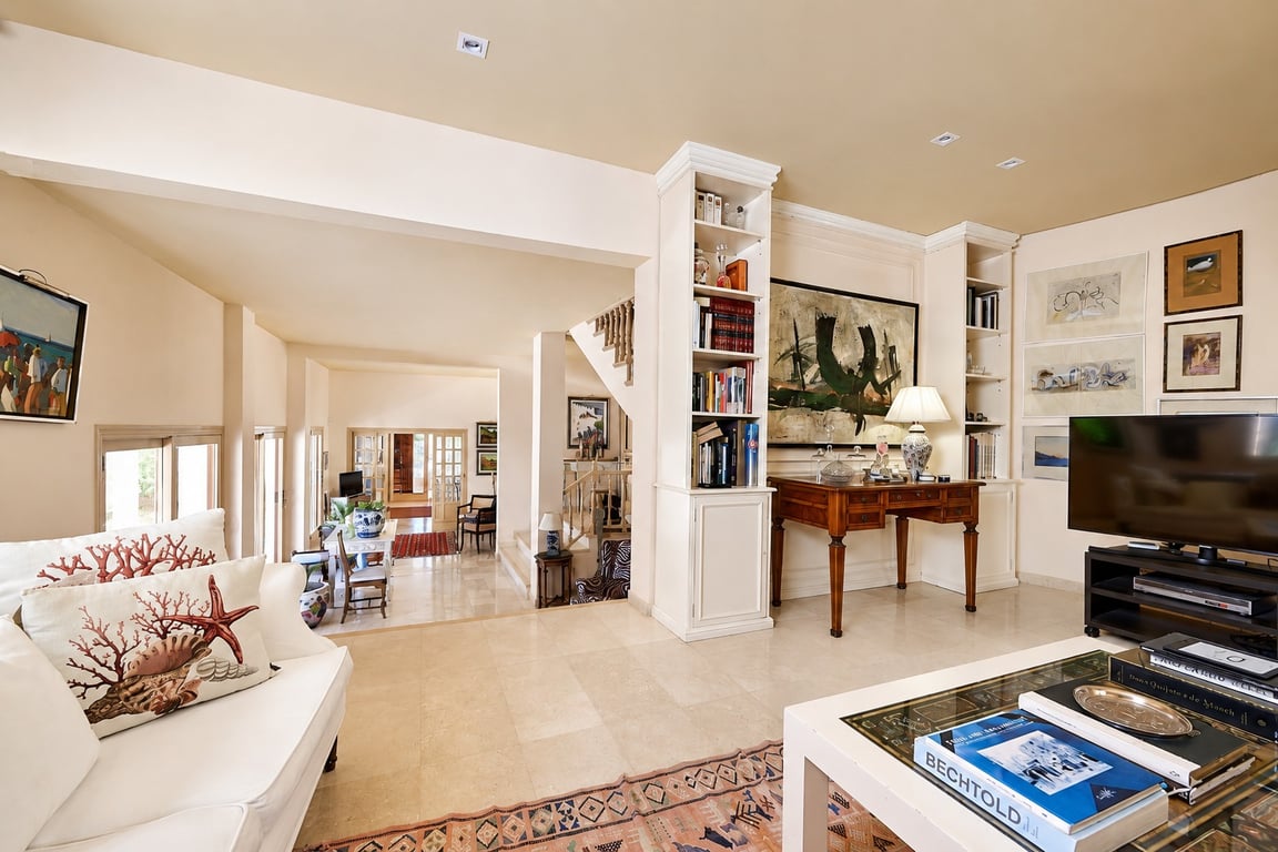 5-bed Villa in Santa Eulària des Riu photo 21