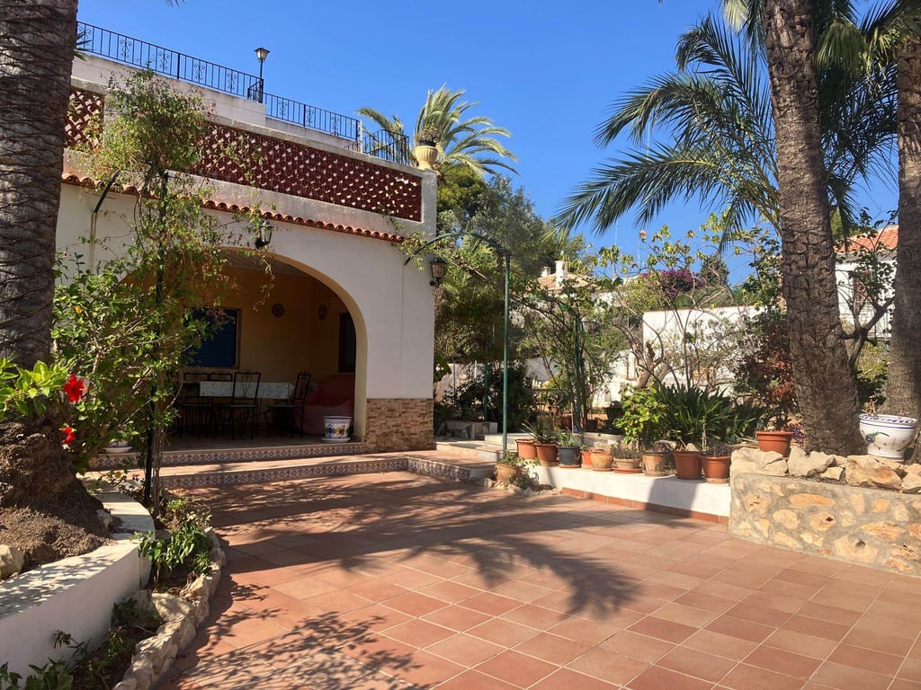 Se vende propiedad especial en Javea - 3