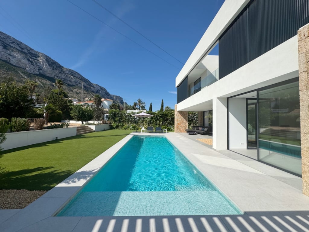 Chalet con vistas al Montgó, eficiencia energética A y piscina climatizada – Denia - 15
