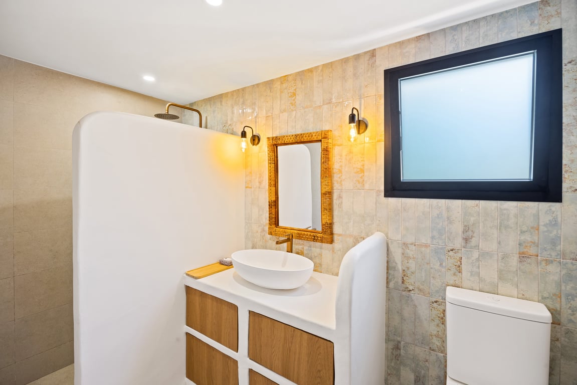 4-bed Villa in Oliva photo 16