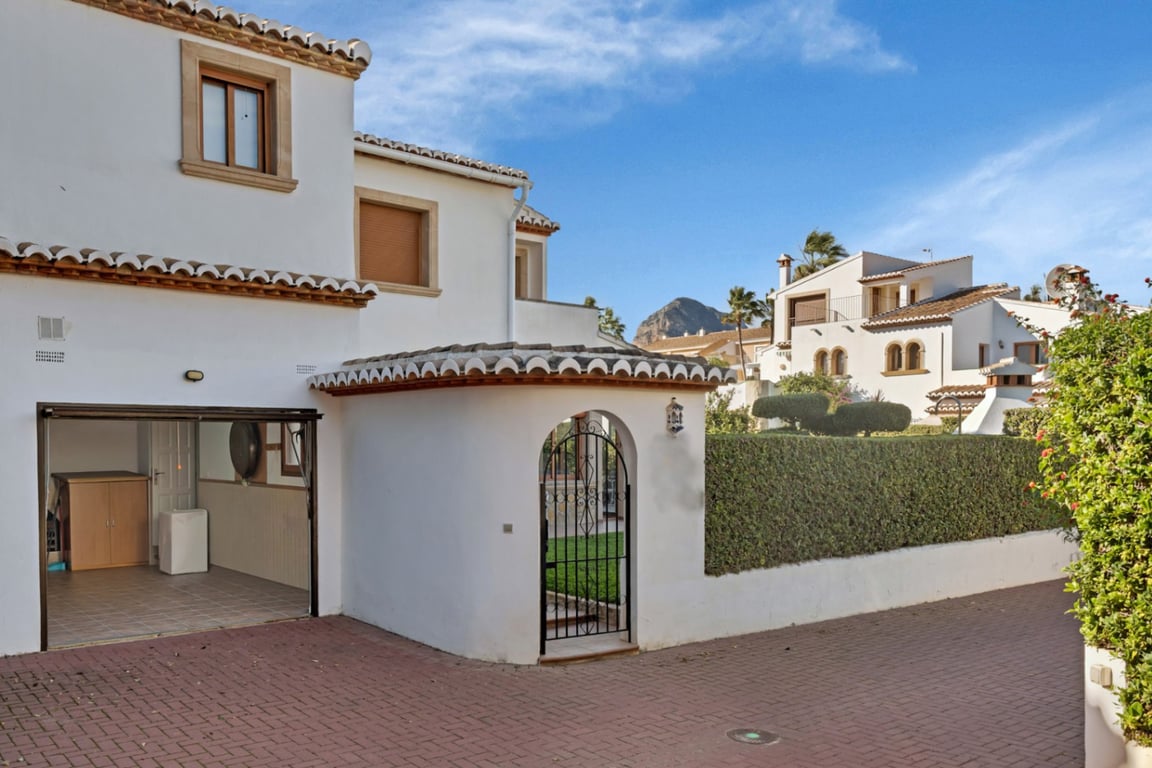 Exclusivo Adosado en Jávea, a 500m. del mar, con 4 dormitorios y piscina comunitaria - 28