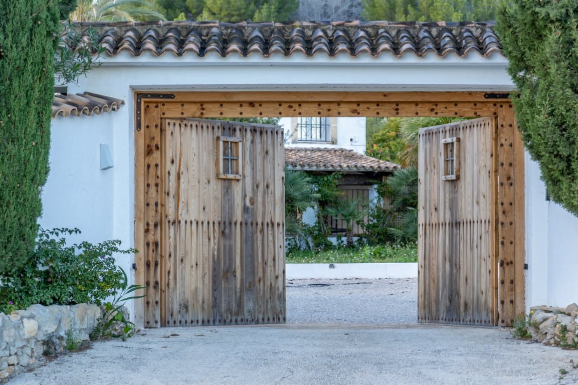 Exclusiva finca completamente reformada con gran parcela de 11.367 m2 - 50