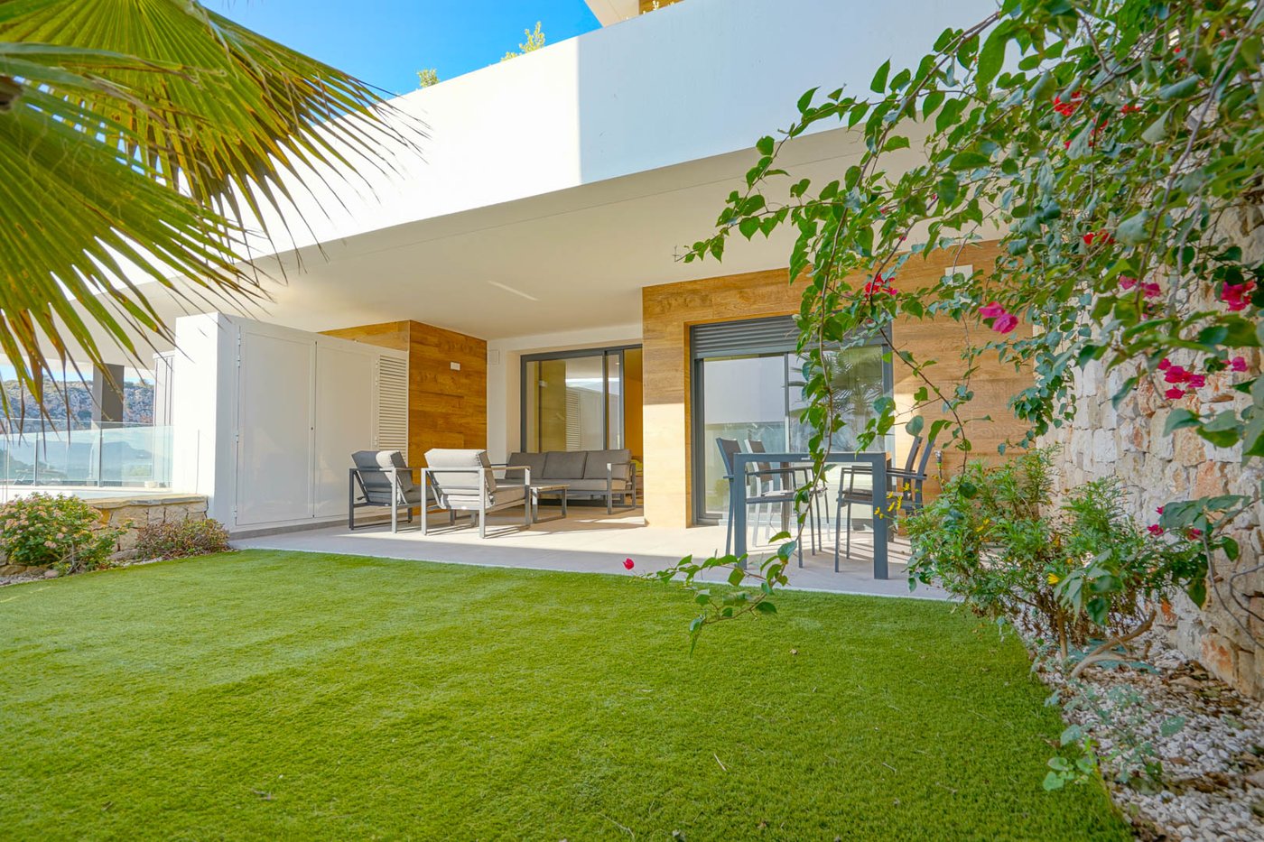 Villa Zirkonia — Sunny 2‑bedroom apartment in Cumbre del Sol