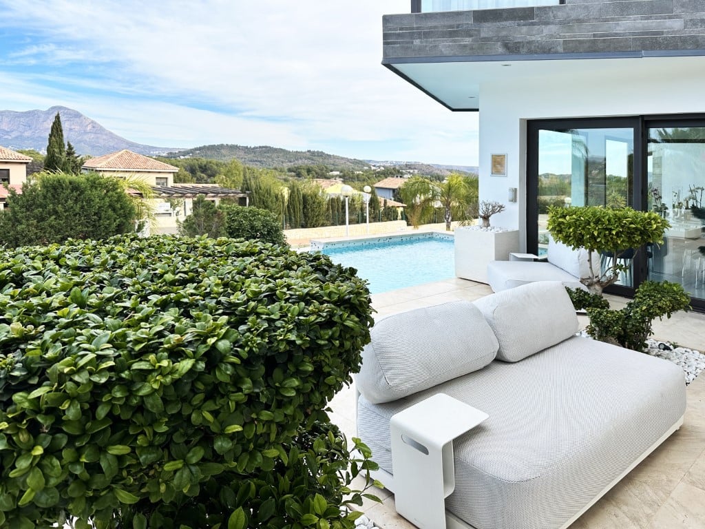 Villa de luxe avec spa privé et vues panoramiques sur la mer à Jávea — living room