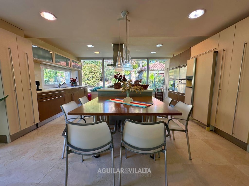 Exclusive villa in Can Teixidó with sea views - 82