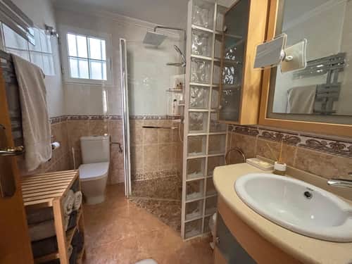 Ruim penthouse-appartement met lift in het hart van Torrevieja — foto 34