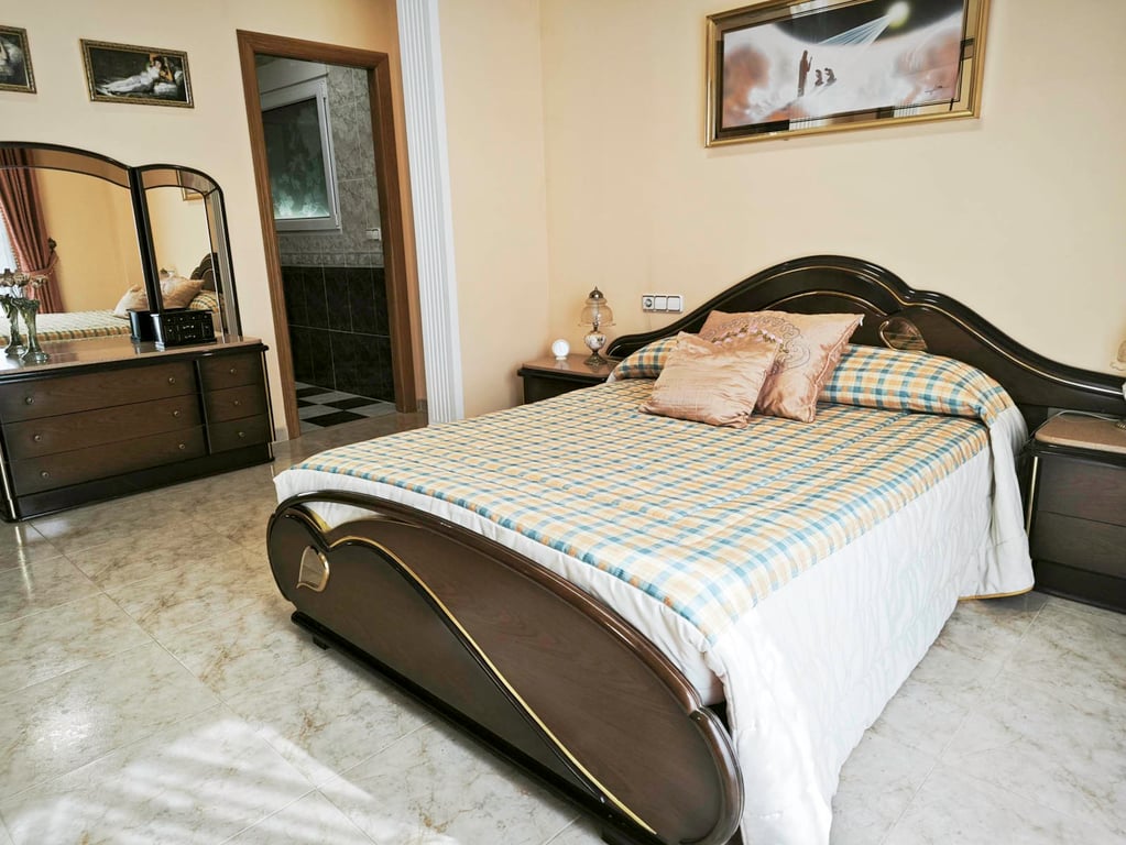 Villa de 270 m2 con piscina en venta en Pedreguer, zona residencial a un paso del centro - 9