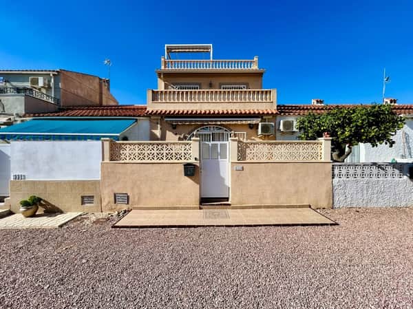 Townhouse with 3 Bedrooms in Torrevieja