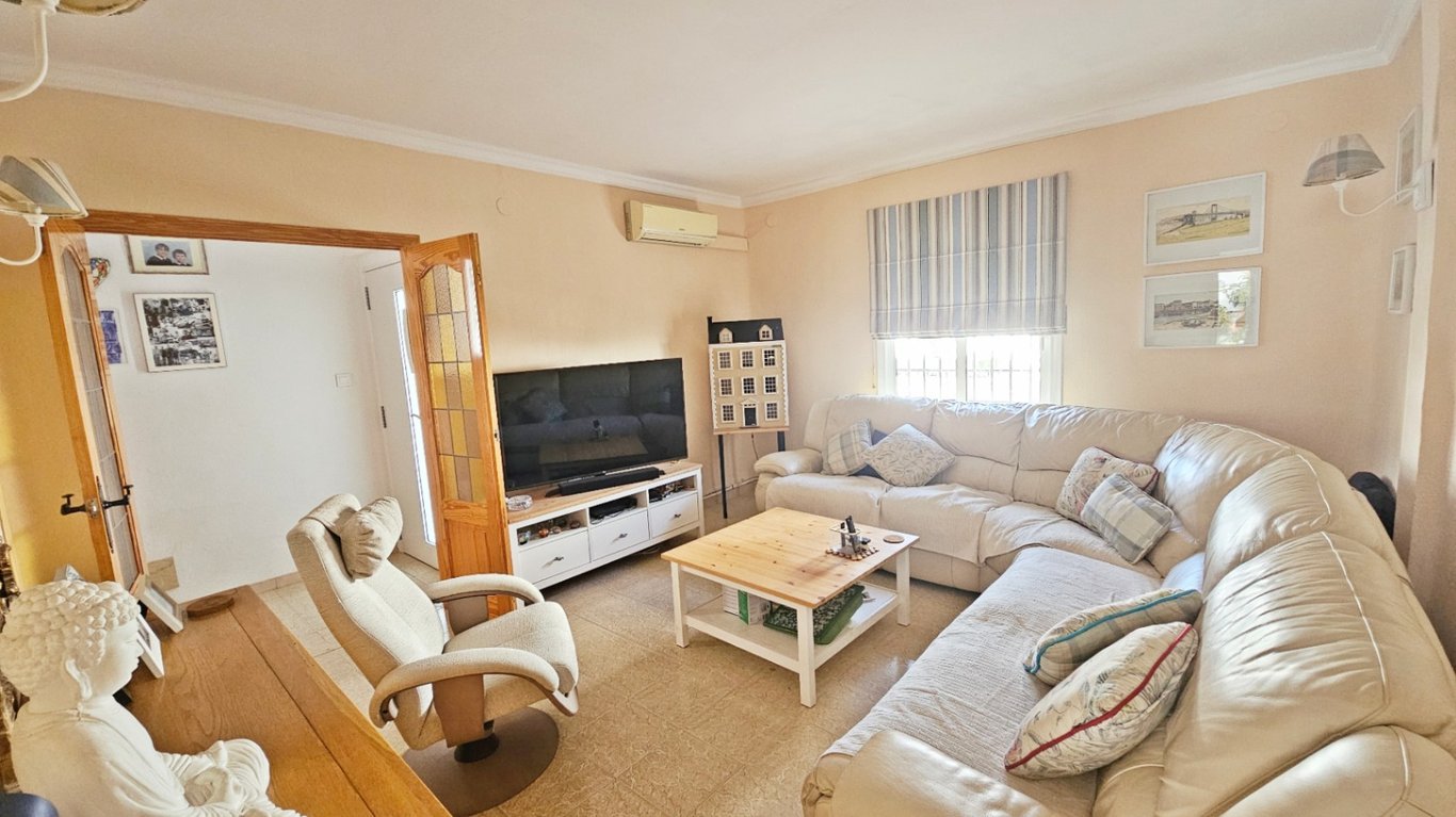 Casa de poble a Pego amb un gran pati - 8